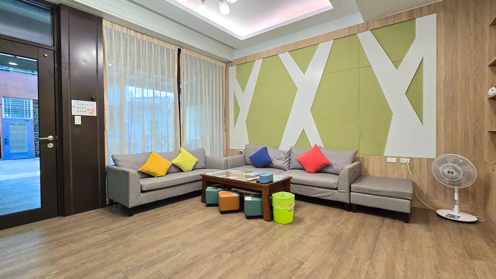 夏樂民宿一樓大廳空間