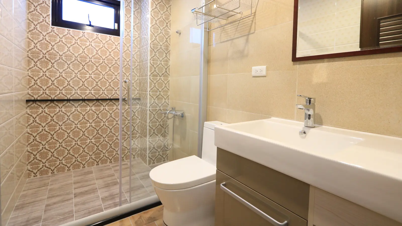 301雲海四人房衛浴